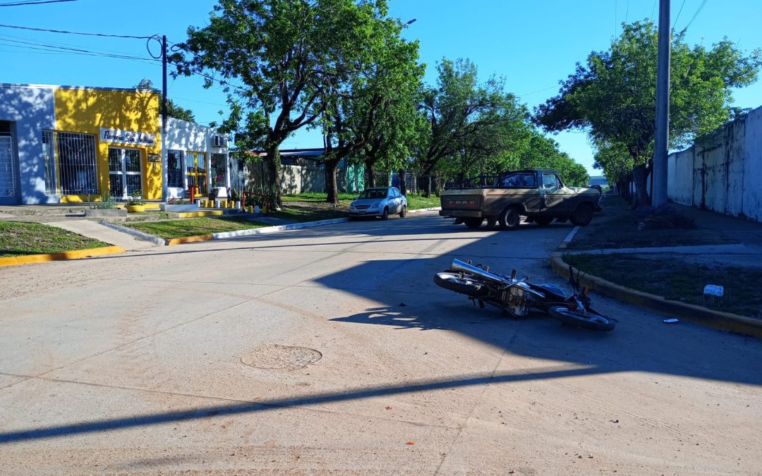 Motociclista fue trasladado al hospital tras chocar con una camioneta en Chajarí