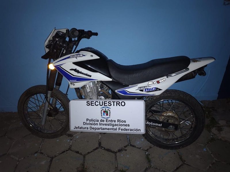 Federación: Un menor con antecedentes robó una moto pero la Policía la recuperó