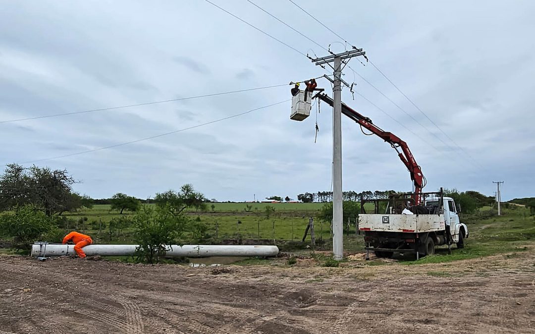 La obra de electrificación rural en Feliciano supera el 78 por ciento de ejecución