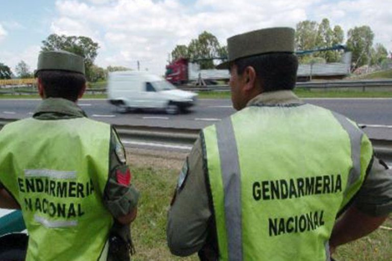 Investigan una red de policías civiles por coimas y venta ilegal de autopartes