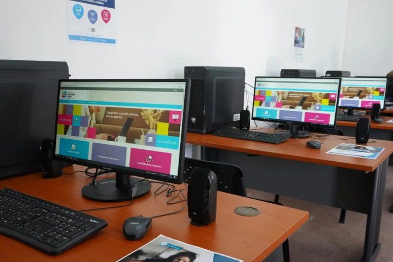 El Polo Binacional Salto Grande completó un nuevo ciclo de capacitaciones en los puntos digitales