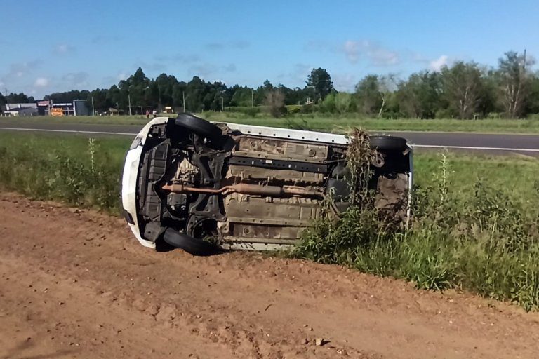 Por esquivar un perro volcó en la autovía 14, cerca de Chajarí