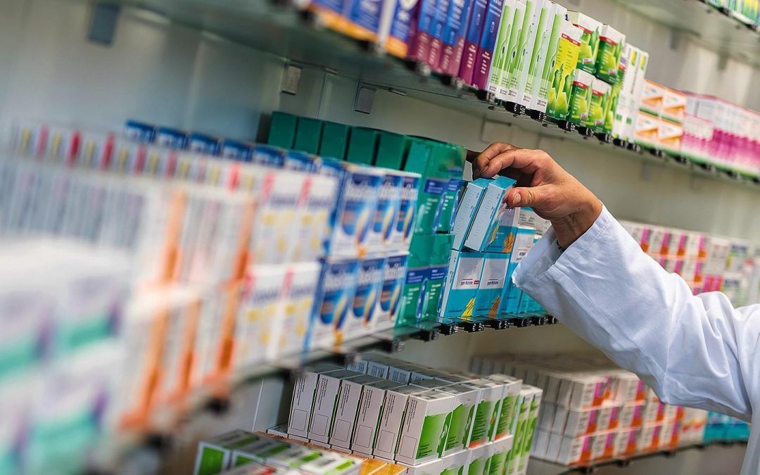 Farmacias confirman que aumentó el número de personas que dejan de comprar medicamentos para tratamientos crónicos