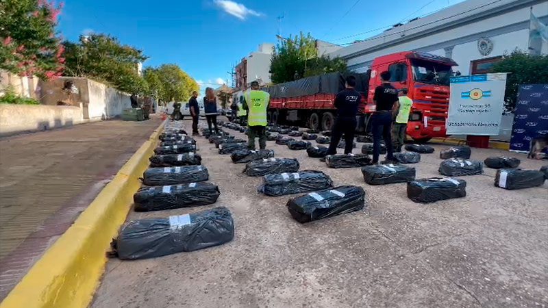 Autovía 14: Llevaban casi una tonelada de marihuana en un cargamento de arroz