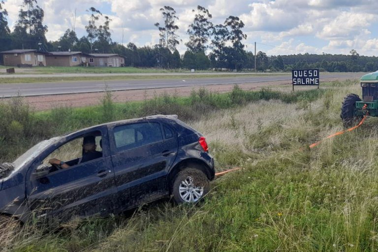Dos mujeres protagonizaron un vuelco con su automóvil en la autovía 14, cerca de Federación