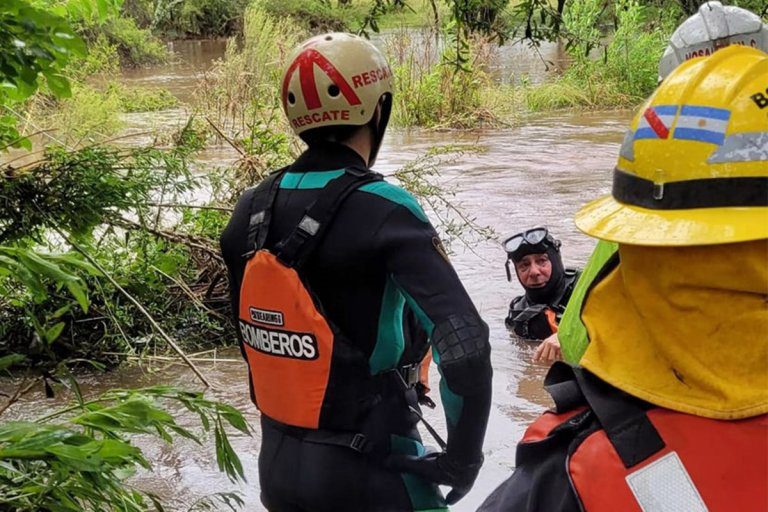 Autovía 14: Fueron identificadas las personas que murieron en el auto arrastrado por un arroyo