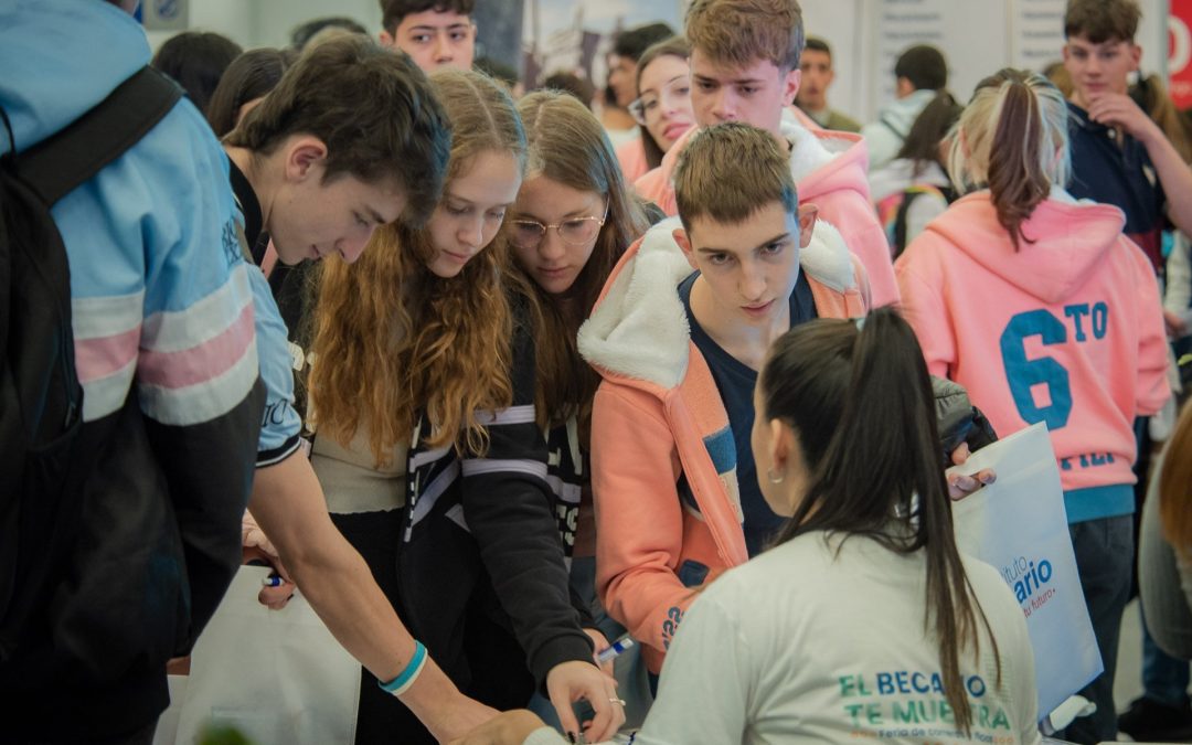 Inicia el pago de becas provinciales del nivel superior