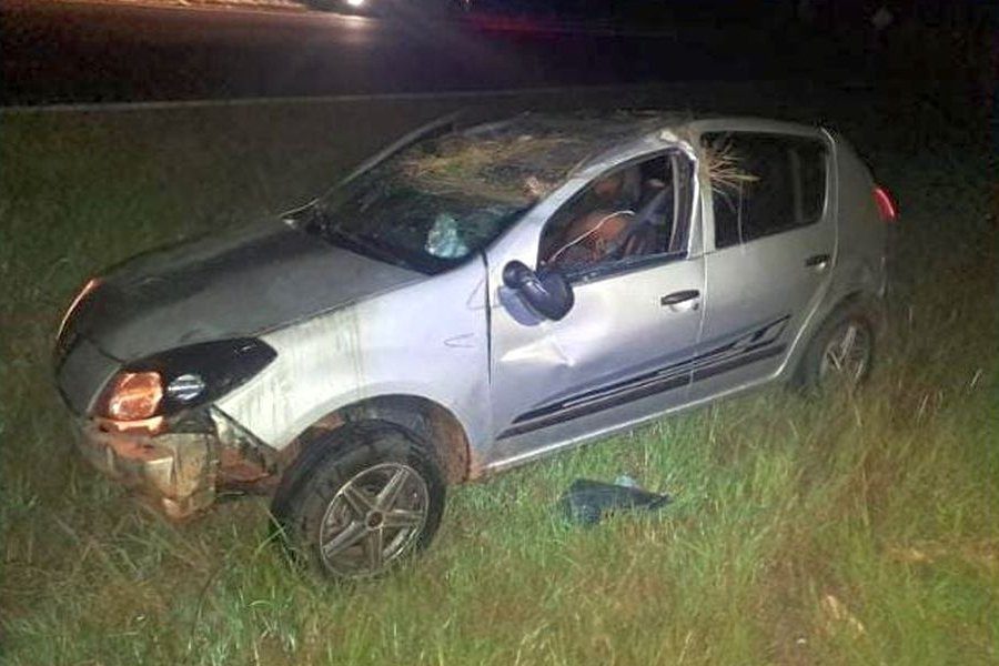 Chajarí: Una familia despistó y volcó con su auto en la Autovía 14