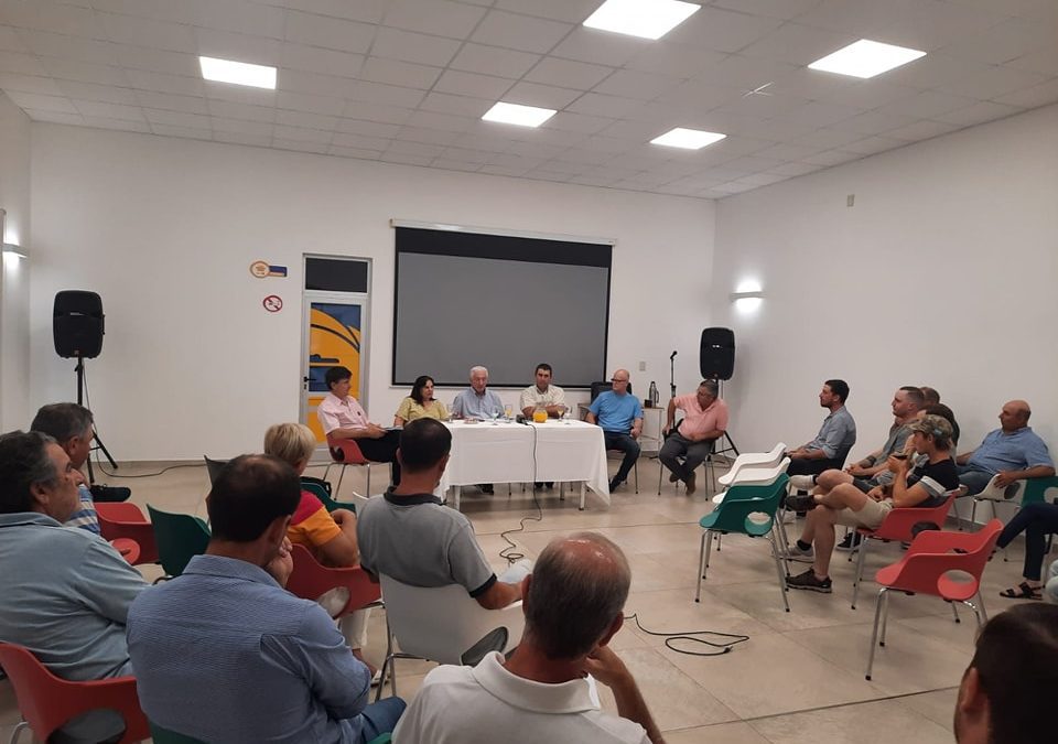 Con presencia de funcionarios provinciales, en Santa Ana abordaron la problemática de la mosca de los frutos
