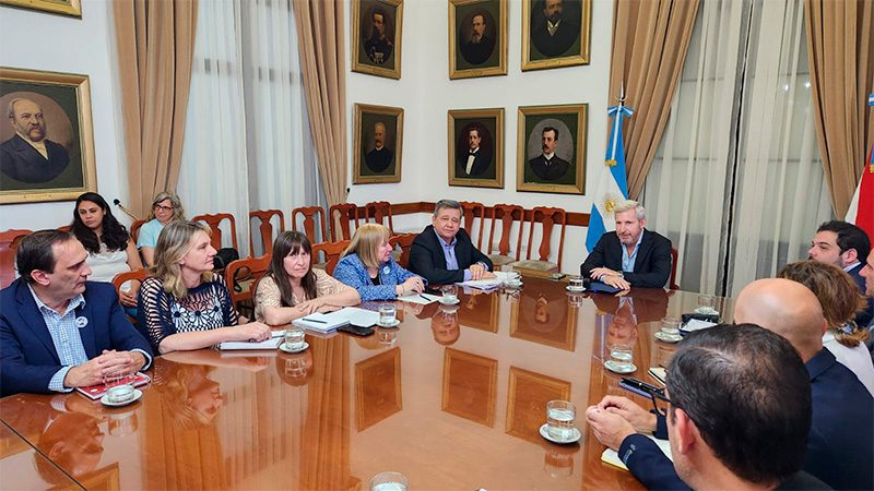 El gobierno anunciará hoy la suba para los estatales y docentes entrerrianos