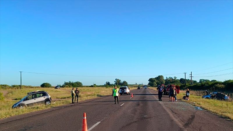 Una mujer murió y ocho personas resultaron heridas tras choque en la Autovía 14