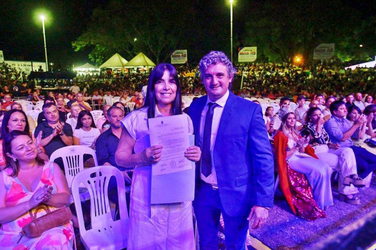Con gran marco de público, comenzó la 40º Fiesta Nacional del Lago en Federación