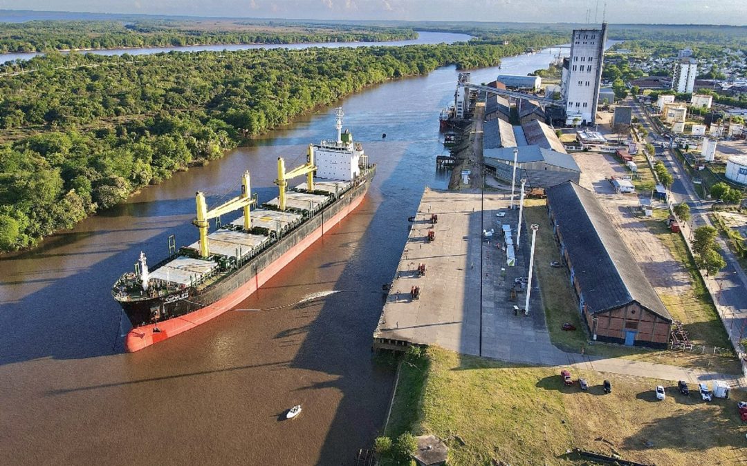 El primer embarque del año en los puertos entrerrianos genera más de 400 puestos de trabajo directo