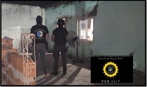 Allanaron una vivienda en Villa del Rosario, secuestraron marihuana y detuvieron a un joven