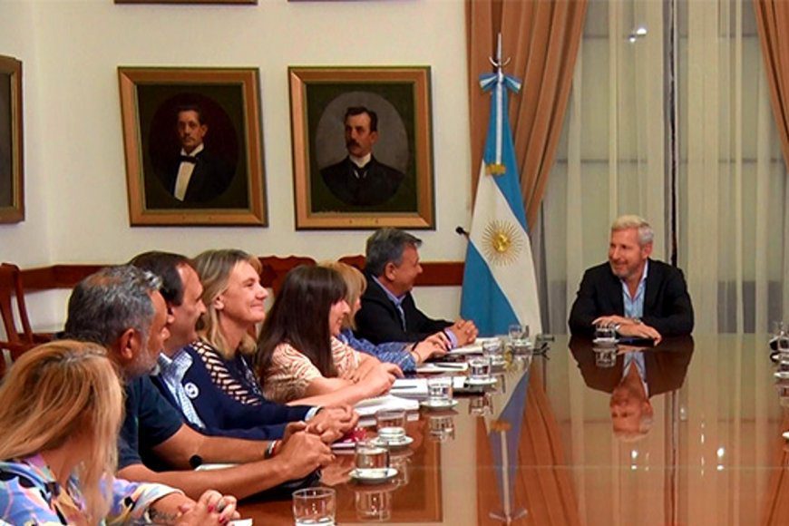 El gobierno convocó a los gremios estatales y docentes a paritaria el próximo lunes