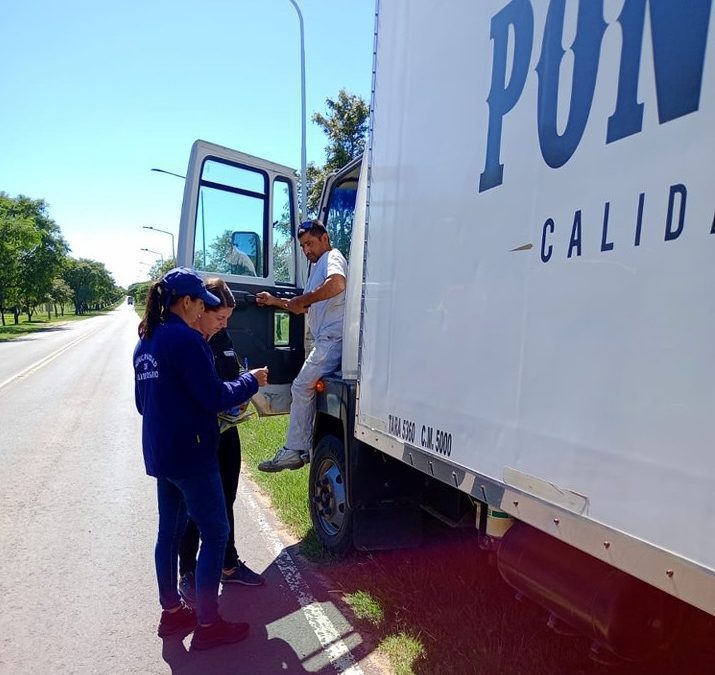 Continúan los controles del transporte de alimentos en el acceso a Villa del Rosario
