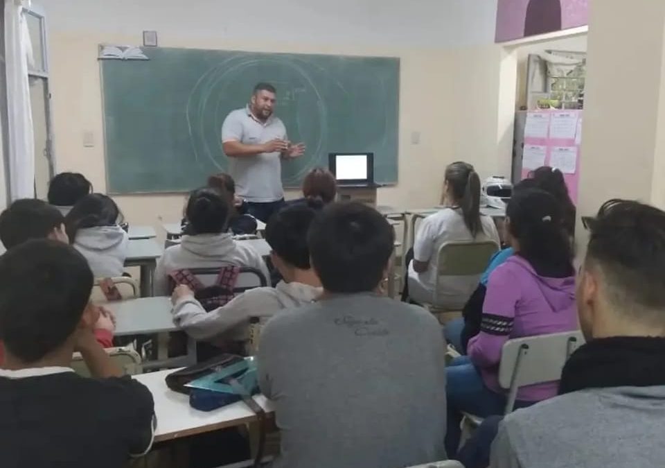 No seguirá el programa que buscaba que jóvenes terminaran el secundario en ámbitos de formación profesional: En Villa del Rosario tenía 18 alumnos