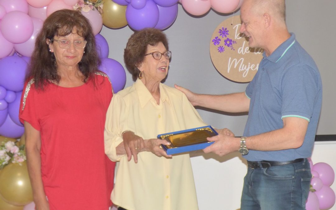 Reconocieron a la Mujer Destacada 2024 y a la Mujer más Longeva de Santa Ana