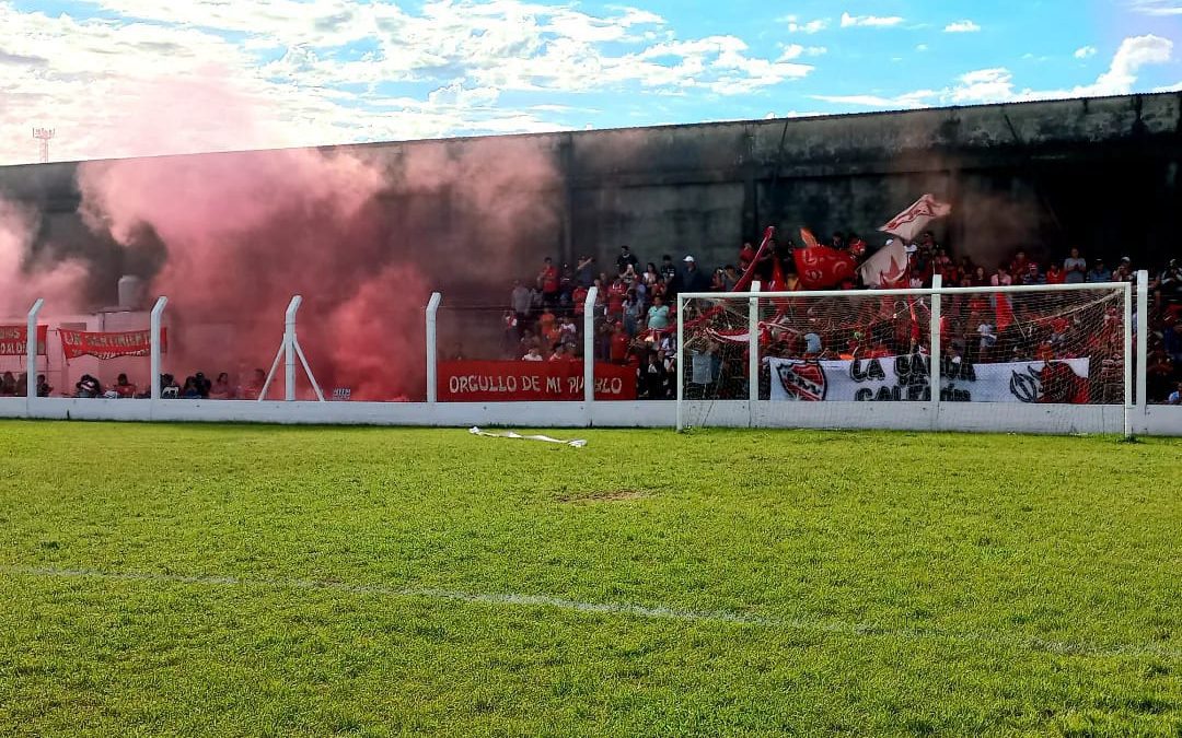 Se juega una nueva fecha del fútbol local: Independiente recibe al Decano