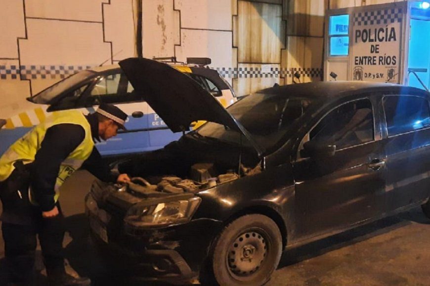 Cinematográfica fuga: chocaron un patrullero, le dispararon a agentes policiales y huyeron a pie por los campos