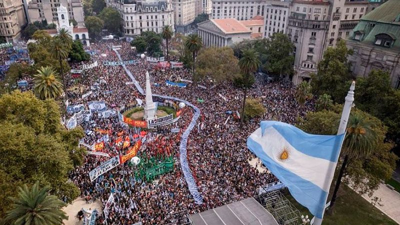 Miles de personas participaron del acto por el Día de la Memoria