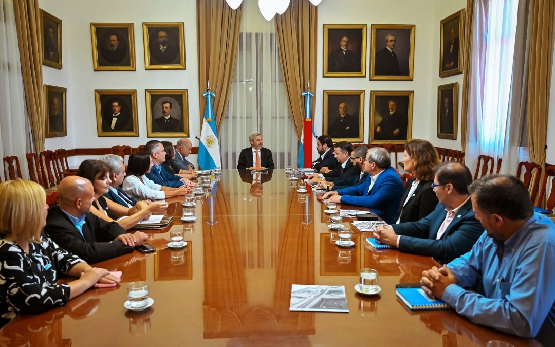 El gobierno avanza en una agenda por la educación pública y en una “relación estratégica” con la UNER