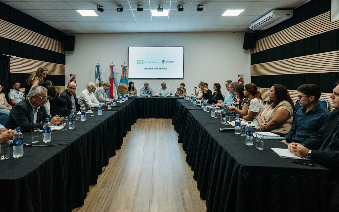 Frigerio se reunió con su gabinete en Crespo