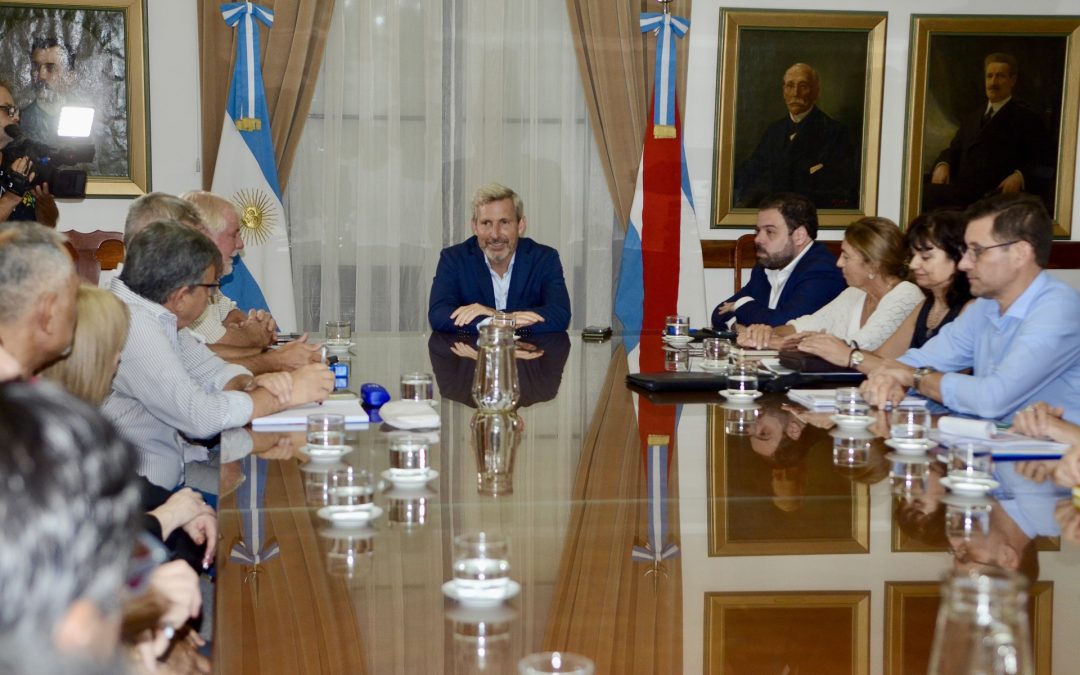 Frigerio detalló a los gremios la situación económica de la provincia