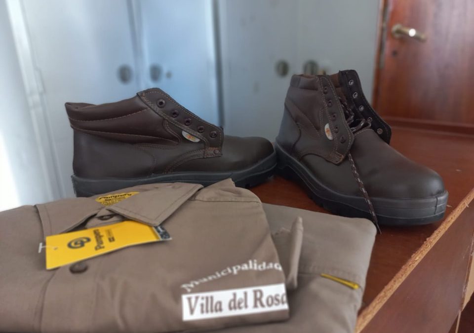 Continúa la entrega de indumentaria de trabajo a empleados municipales de Villa del Rosario