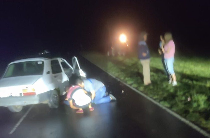Un auto chocó de atrás a un tractor en Ruta 2: Joven de Santa Ana sufrió graves lesiones