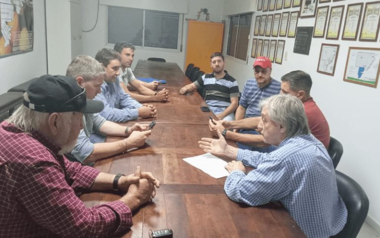 Productores de Villa del Rosario se reunieron con Mouliá para abordar temas relevantes para el sector citrícola