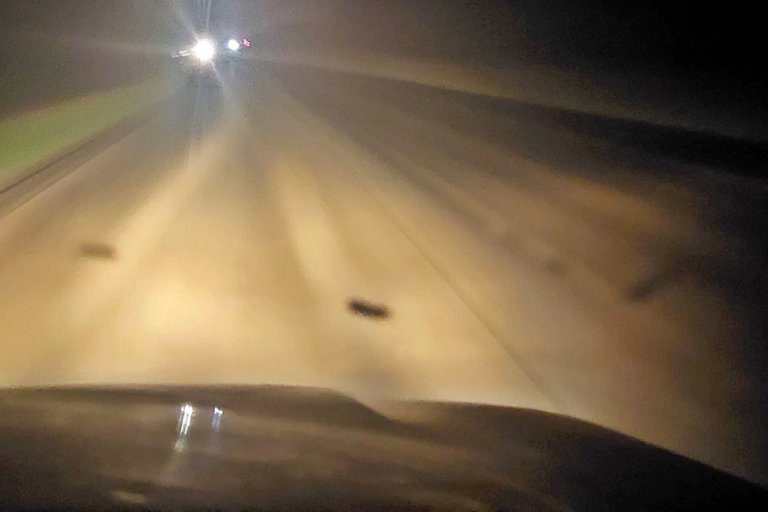 Varios tramos de la Autovía 14 se hacen invisibles cuando cae la noche