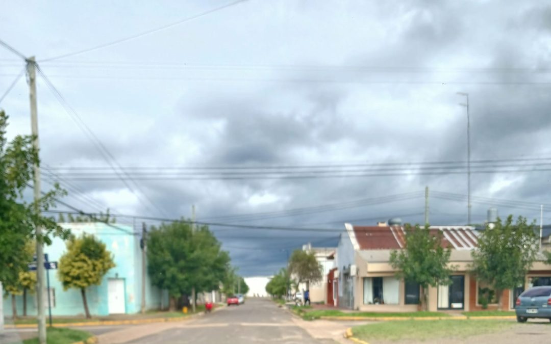 Tras días de intenso calor, se aproxima un sistema frontal que provocará lluvias y tormentas en Entre Ríos