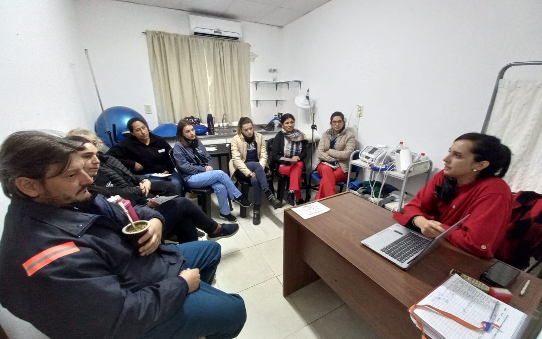 Brindaron charla sobre hipertensión al personal del CIC de Villa del Rosario