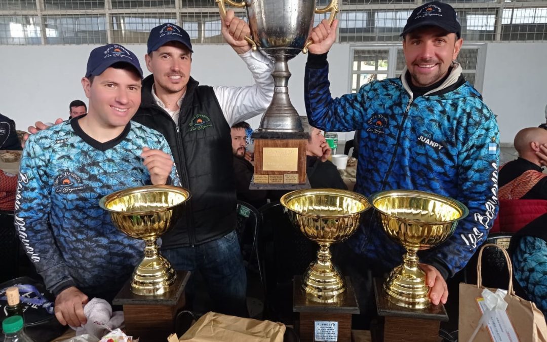 Integrantes de la barra «Los Bogueros» ganaron el Torneo de Pesca Variada de Santa Ana