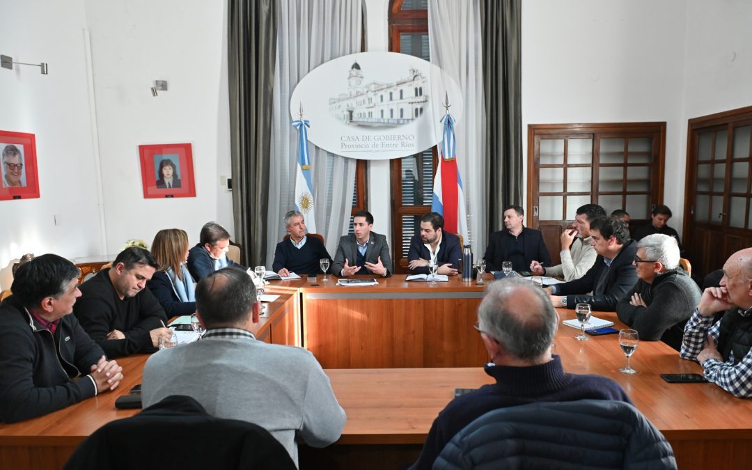 Encuentro con senadores de Juntos por Entre Ríos enfocado en la reforma política