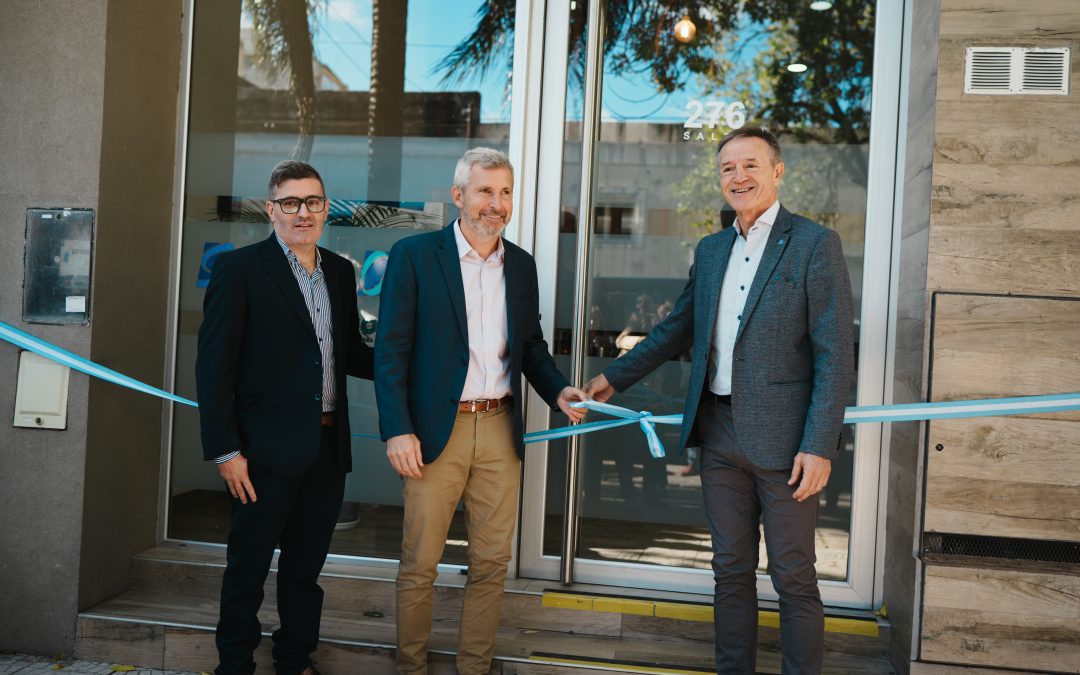 Frigerio compartió la inauguración de la nueva sede del Sindicato del Seguro en Paraná