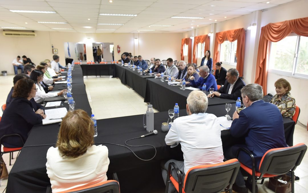 Frigerio encabezó la reunión de gabinete en María Grande