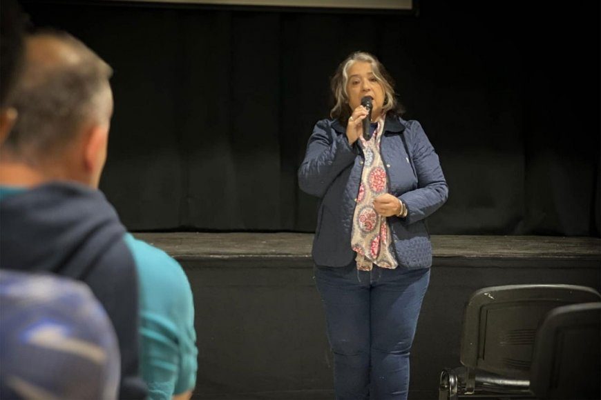 Polémica en Colón: Directora departamental de Escuelas habría pedido un «reconocimiento» del CGE para docentes que «no se hayan enfermado ni hayan protestado por la pérdida de su salario»