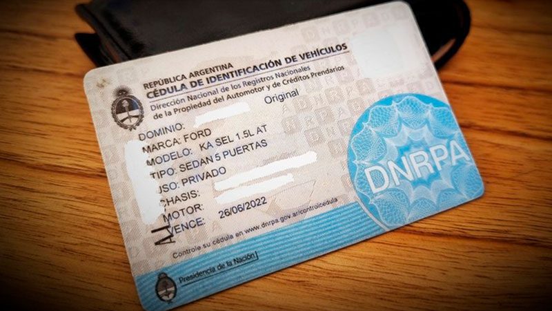Eliminarán la cédula azul del auto: qué cambia y qué pasa con la cédula verde
