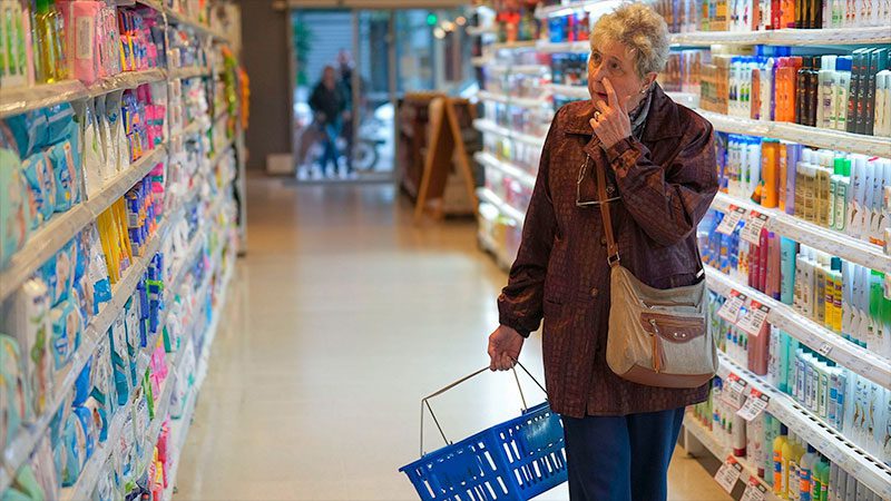 Según el Indec, la inflación fue de 8,8% en abril y acumula 65% el primer cuatrimestre