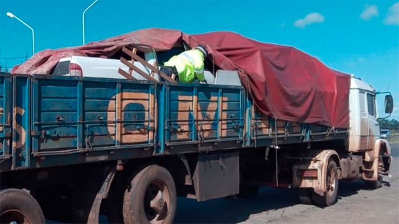 Paso Cerrito: Secuestraron una camioneta con adulteraciones que era transportada por un camión