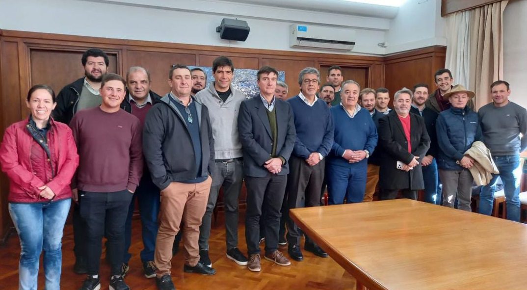 Mosca de los frutos: Referentes del citrus se reunieron con autoridades de Mendoza y acordaron un trabajo conjunto