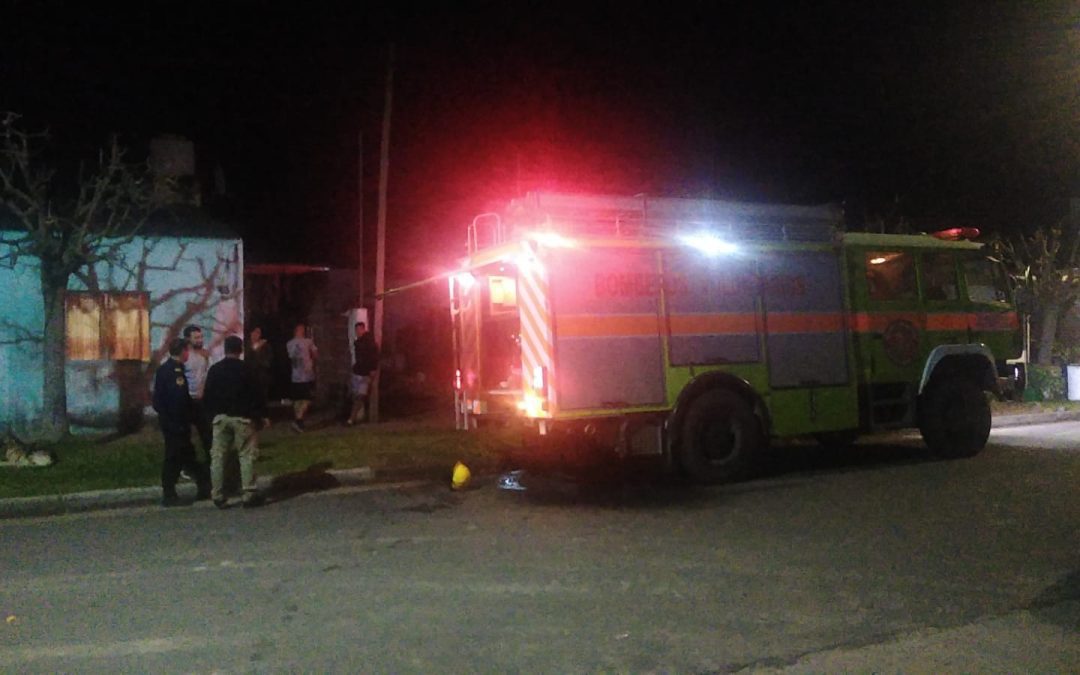 Se produjo un incendio en una vivienda de Santa Ana: intervinieron bomberos de Villa del Rosario