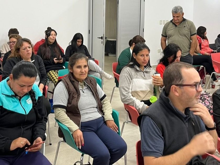 Brindaron una charla a estudiantes y docentes sobre el fundador de Santa Ana