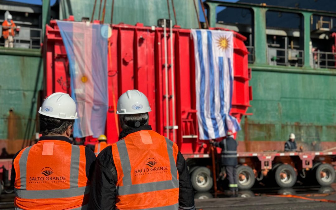 Salto Grande avanza con la renovación: se recibió un nuevo Banco de Transformadores en el Puerto de Montevideo