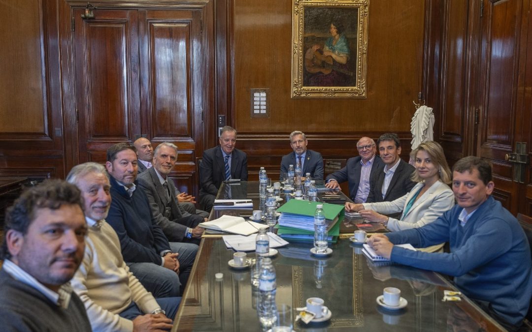 Frigerio gestionó ante el Banco Nación líneas de créditos para desarrollos inmobiliarios