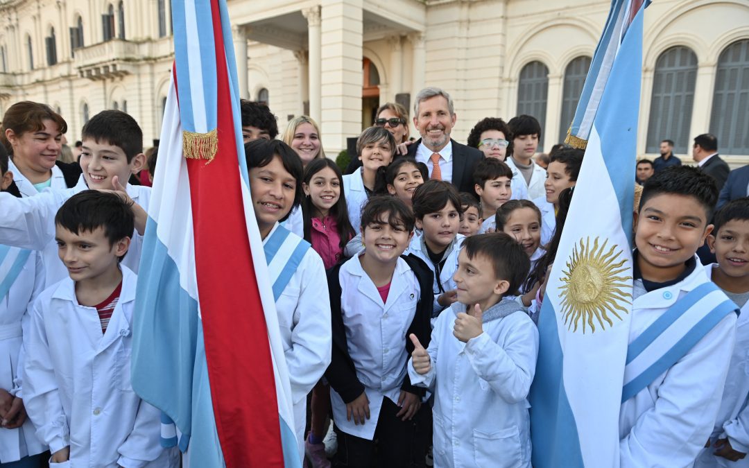 El gobernador encabezó el acto por el Día de la Bandera de Entre Ríos