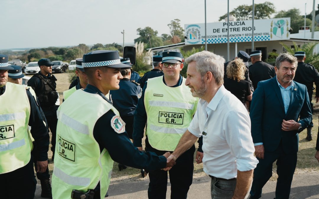 Frigerio anunció aumentos para la Policía de Entre Ríos