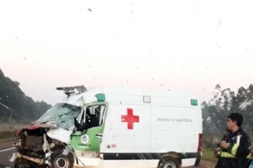 Trágico accidente en Ruta 14: Ambulancia llevaba a una embarazada, chocó contra un camión y el bebé murió